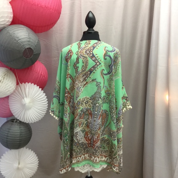 Poncho - Picture 2 of 4